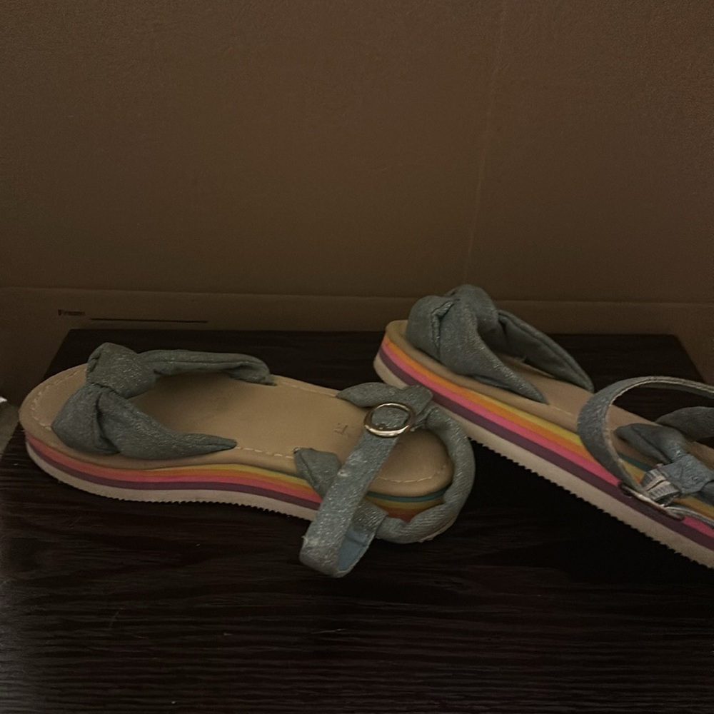 Children’s Place sandals - Picture 4 of 5